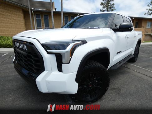 Used 2024 Toyota Tundra Limited w/ TRD Off-Road Package AWD/4WD image 19