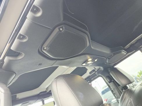 Used 2020 Jeep Wrangler Unlimited Sahara AWD/4WD image 10