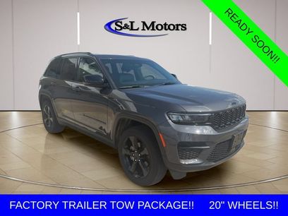 Used 2024 Jeep Grand Cherokee Altitude