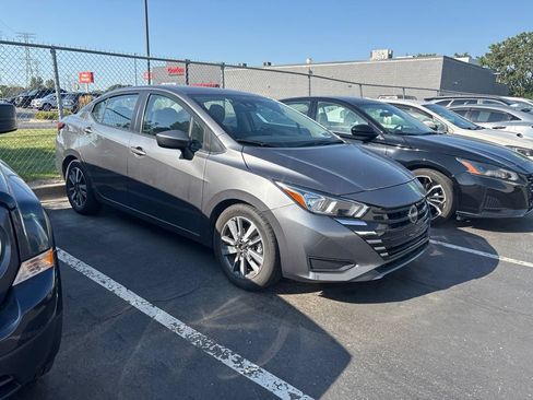 Used 2023 Nissan Versa SV FWD image 1
