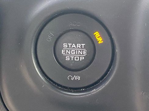 Used 2021 Jeep Wrangler Unlimited Sahara w/ Cold Weather Group image 16