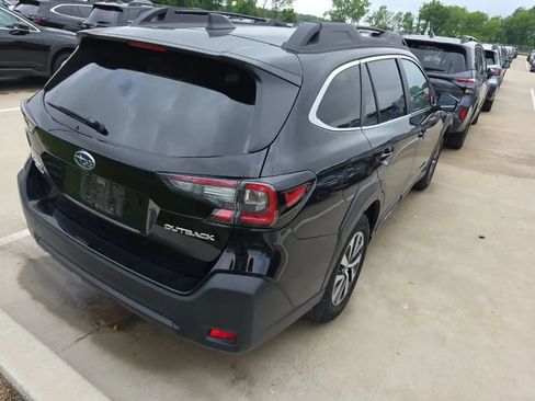 Used 2025 Subaru Outback Premium AWD/4WD image 6