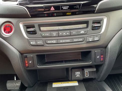 Used 2022 Honda Pilot TrailSport image 15