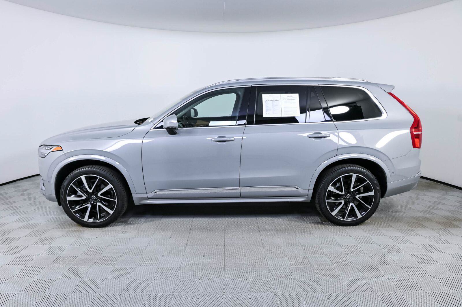 Used 2024 Volvo XC90 B5 Plus w/ Protection Package Premier AWD/4WD image 2