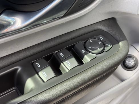 Used 2023 GMC Terrain SLT w/ Infotainment Package II FWD image 19