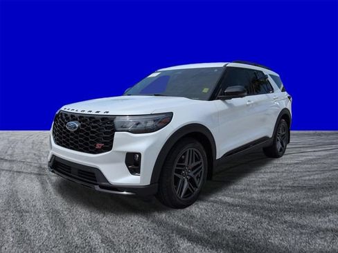 Certified 2025 Ford Explorer ST AWD/4WD image 8