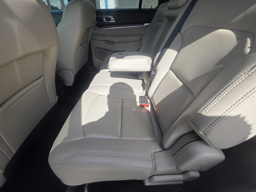 Used 2018 Ford Explorer Limited FWD image 8