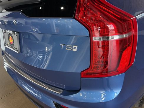 Used 2019 Volvo XC90 T5 R-Design image 19