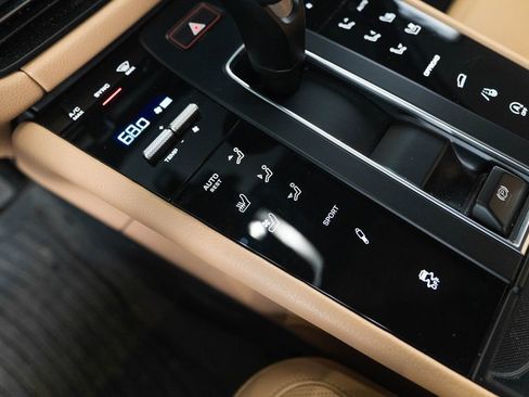 Certified 2023 Porsche Macan S AWD/4WD image 25