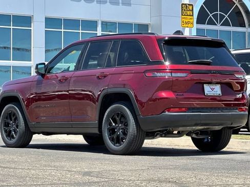 Certified 2024 Jeep Grand Cherokee Altitude AWD/4WD image 5