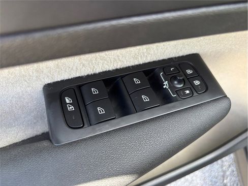 Used 2020 Volvo XC40 T5 Inscription w/ Protection Package image 22