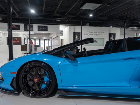 Used 2021 Lamborghini Aventador SVJ image 53