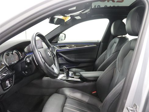 Used 2019 BMW 530i xDrive w/ Convenience Package AWD/4WD image 8
