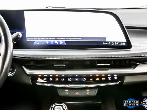 Used 2024 Cadillac XT4 Premium Luxury image 18