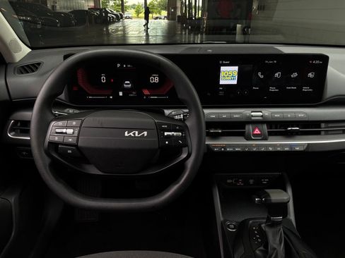 Used 2025 Kia K4 FWD image 13