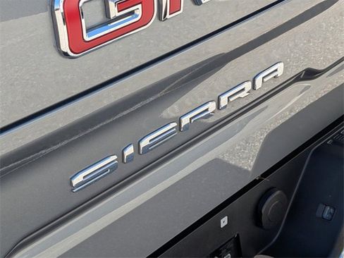 Used 2022 GMC Sierra 1500 SLT w/ SLT Premium Package image 16