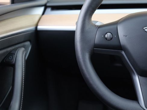 Used 2023 Tesla Model Y Long Range AWD/4WD image 34