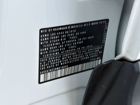 Used 2024 Volkswagen Taos SE image 34