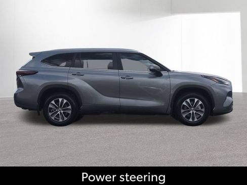 Certified 2026 Toyota Highlander XLE AWD/4WD image 4