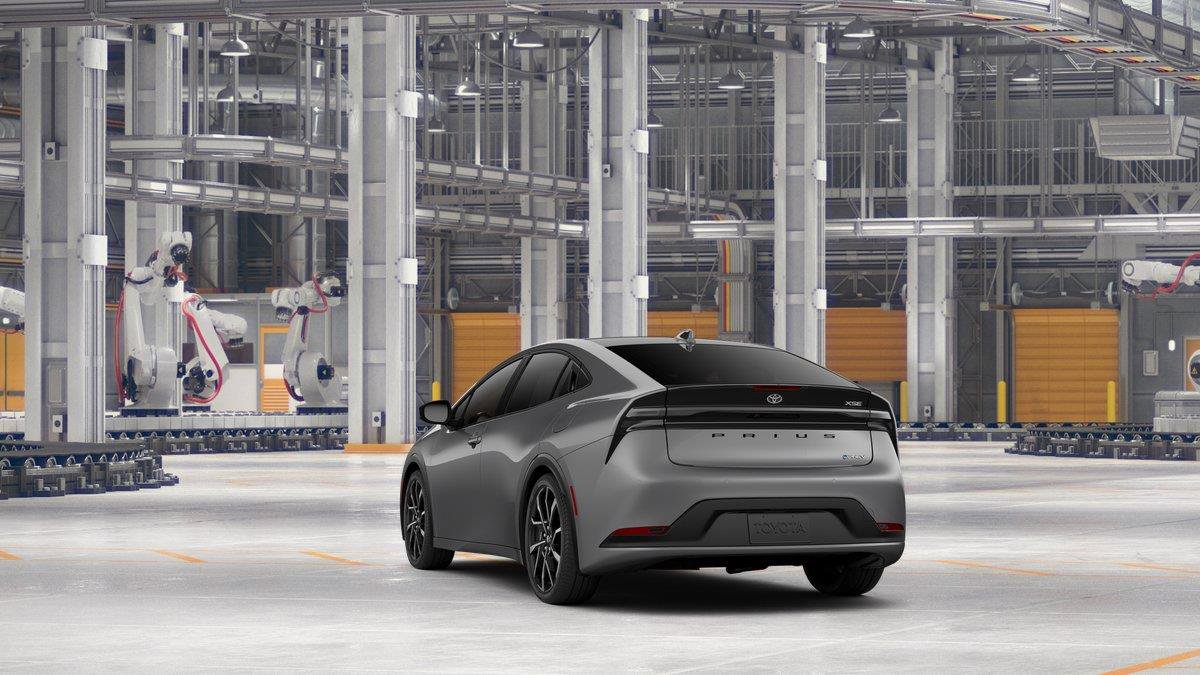 New 2027 Toyota Prius Plug-In Hybrid FWD image 7