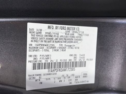 Used 2010 Ford Focus SE image 9