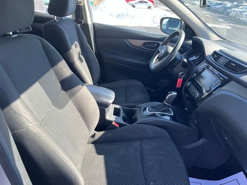Used 2019 Nissan Rogue Sport S image 28