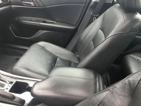 Used 2016 Honda Accord Touring image 16