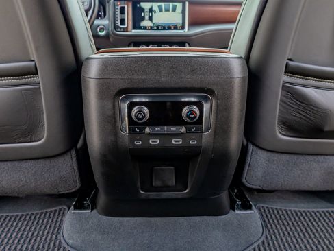 Used 2024 GMC Yukon Denali Ultimate image 32