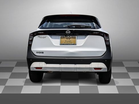 Used 2025 Nissan Kicks S FWD image 5
