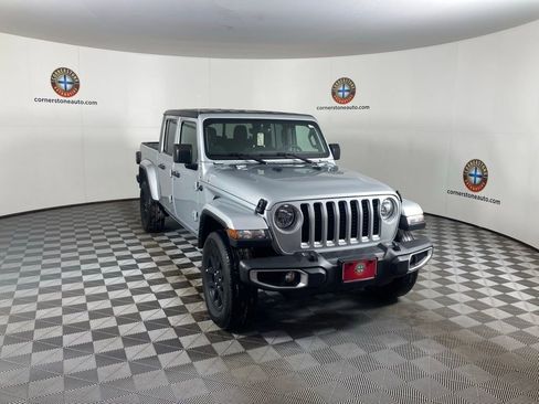 Used 2023 Jeep Gladiator Overland image 17