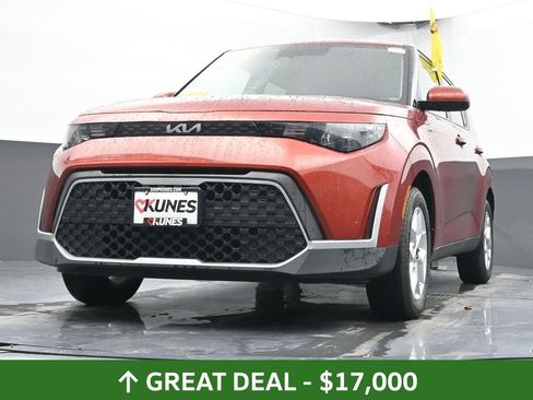 Used 2025 Kia Soul LX w/ LX Technology Package FWD image 50