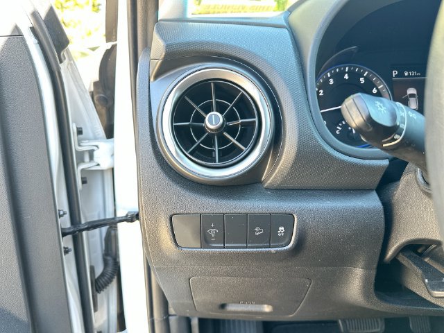 Used 2023 Hyundai Kona SEL FWD image 28