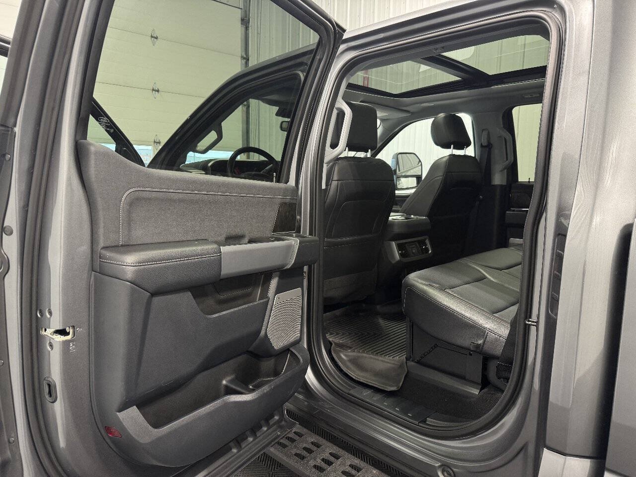 Used 2023 Ford F350 Lariat w/ Lariat Ultimate Package AWD/4WD image 19