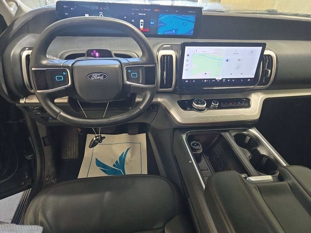 Used 2025 Ford Expedition Max Active AWD/4WD image 7
