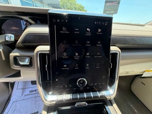 New 2026 GMC Yukon Denali w/ LPO, Floor Liner Package AWD/4WD image 11