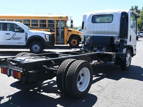 New 2024 Isuzu NPR image 8