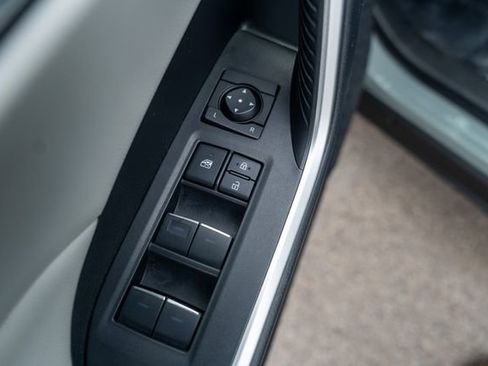 Used 2022 Toyota RAV4 XLE image 23