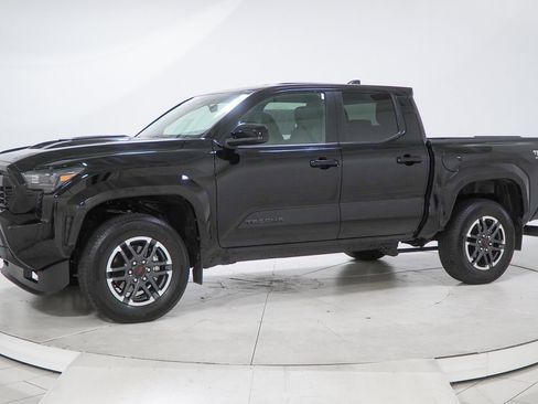 Used 2024 Toyota Tacoma TRD Sport image 5