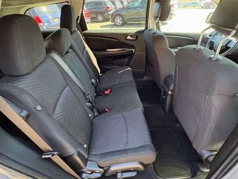 Used 2019 Dodge Journey SE FWD image 28