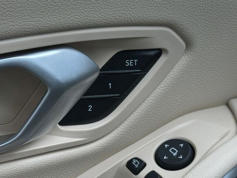 Used 2025 BMW 330i xDrive Sedan w/ Premium Package image 29