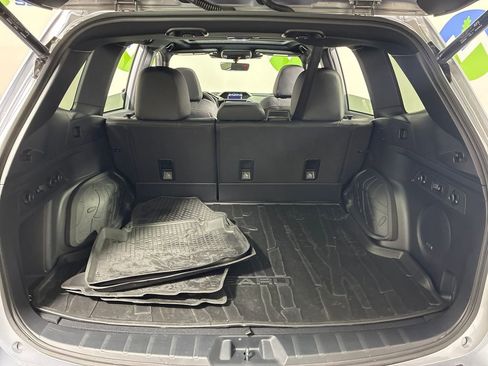 Certified 2025 Subaru Forester Wilderness w/ Convenience Package AWD/4WD image 30