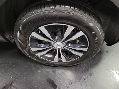 Used 2023 Volvo XC60 T8 Core AWD/4WD image 12