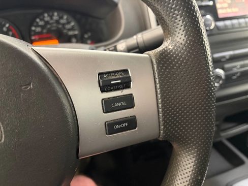 Used 2014 Nissan Frontier SV AWD/4WD image 16