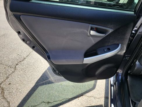 Used 2013 Toyota Prius Two FWD image 19