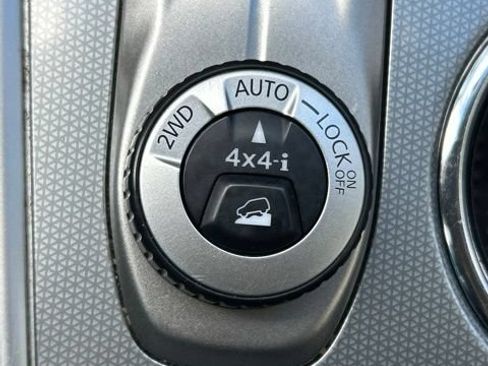 Used 2019 Nissan Pathfinder SL AWD/4WD image 55