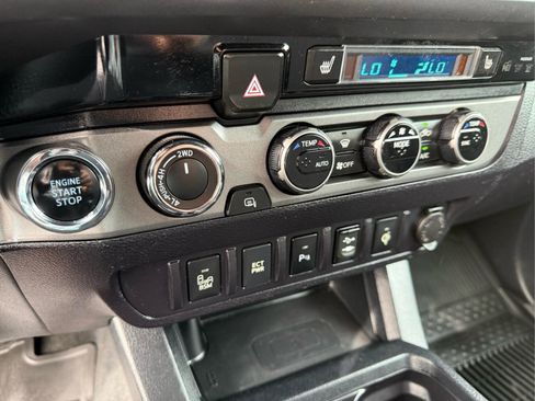 Used 2016 Toyota Tacoma TRD Sport w/ Premium & Technology Package AWD/4WD image 24