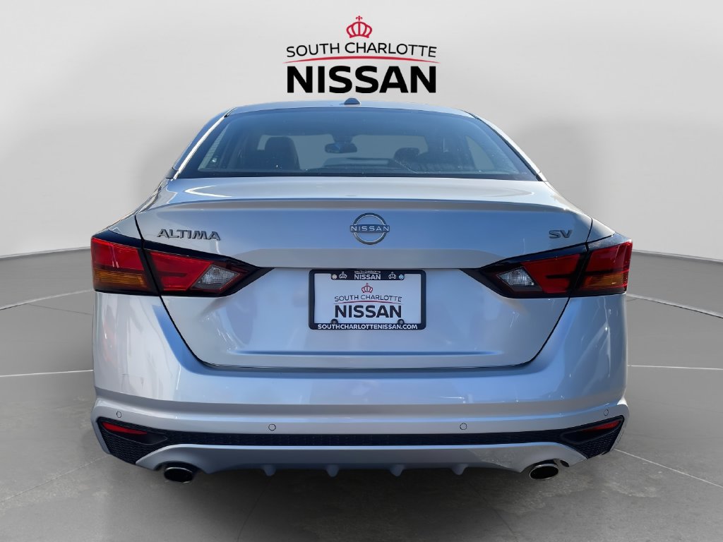 Used 2024 Nissan Altima 2.5 SV w/ SV Premium Package FWD image 5