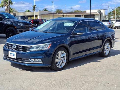 Used 2018 Volkswagen Passat 2.0T SE image 3