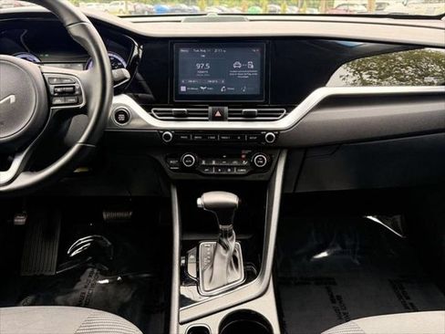 Used 2022 Kia Niro LXS FWD image 24
