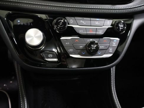 New 2026 Chrysler Pacifica Limited image 20